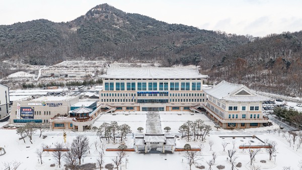 1.경북교육청, 신학기 대비 학교안전 종합점검 실시(개학 전 선제적 점검과 개선을 통해 안전한 교육환경 조성)(전경사진)_01 (1).jpg