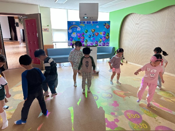 1.��ϱ���û, ��VR_AR �˾� �����͡� ���� �(����� �����Ƶ� ÷�� �̷����� ü��...���������� ���δ١�)_01.jpg